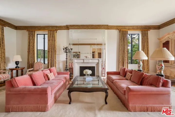 191 S Hudson Avenue, Los Angeles, California 90004