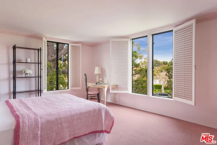 191 S Hudson Avenue, Los Angeles, California 90004