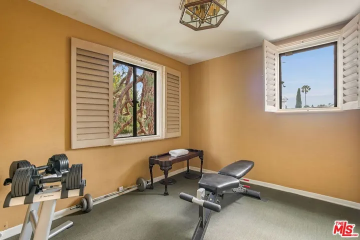 191 S Hudson Avenue, Los Angeles, California 90004