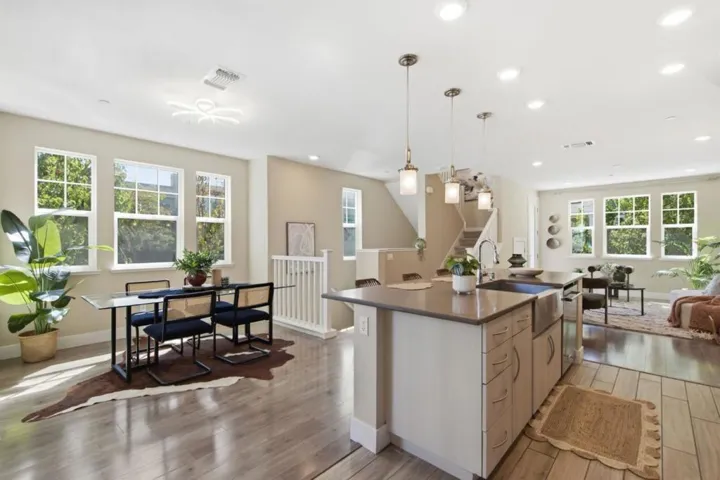 350 Circuit Way, Mountain View, California 94043