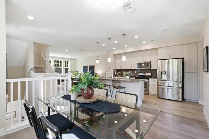 350 Circuit Way, Mountain View, California 94043