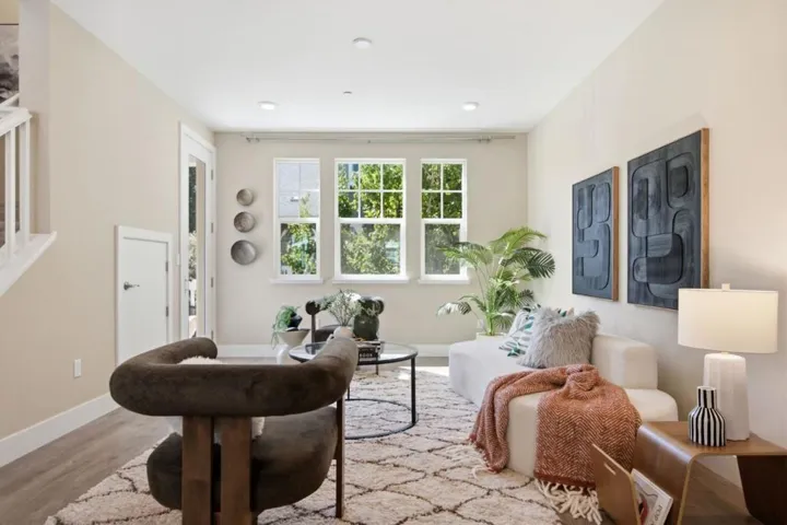 350 Circuit Way, Mountain View, California 94043