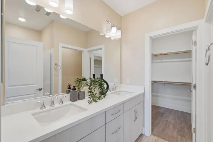 350 Circuit Way, Mountain View, California 94043