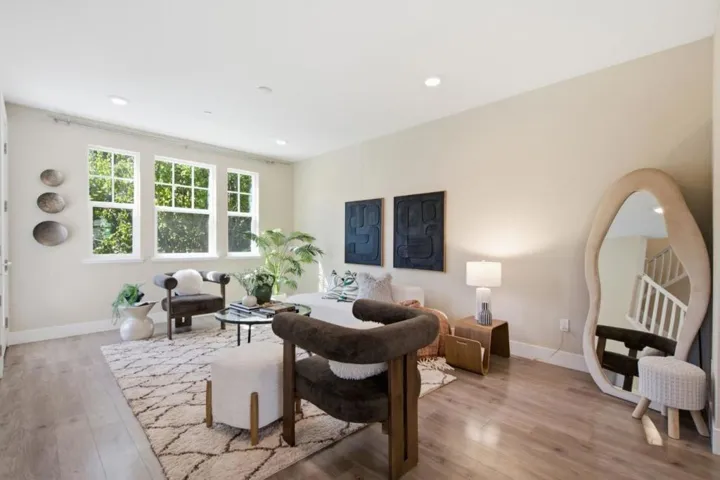 350 Circuit Way, Mountain View, California 94043