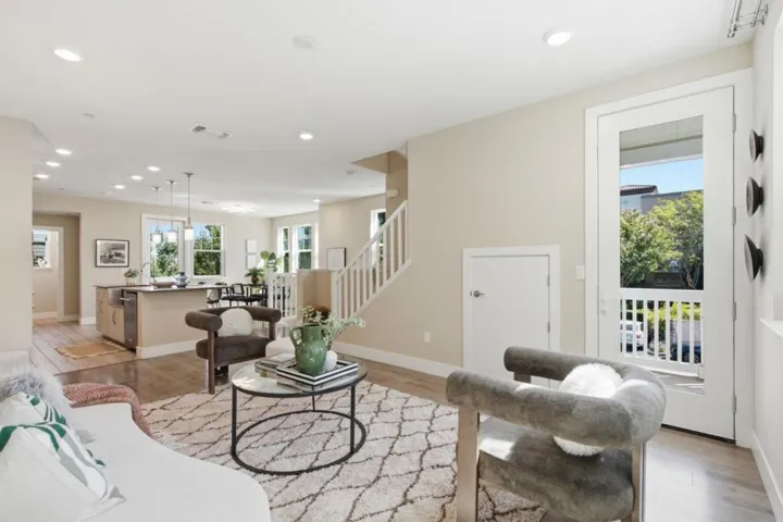 350 Circuit Way, Mountain View, California 94043