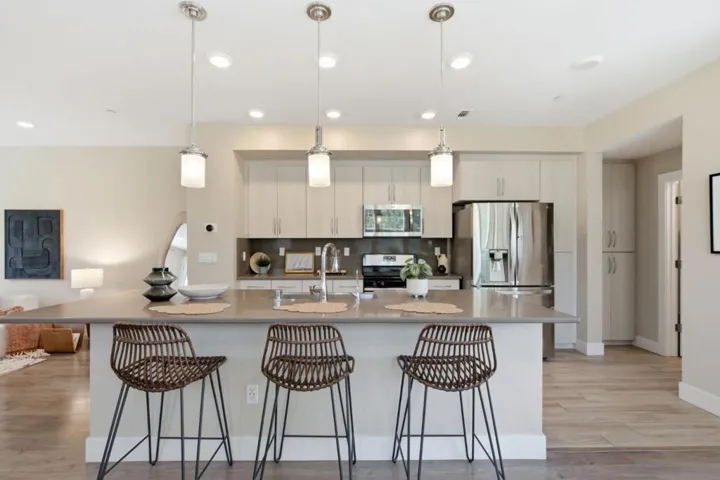 350 Circuit Way, Mountain View, California 94043