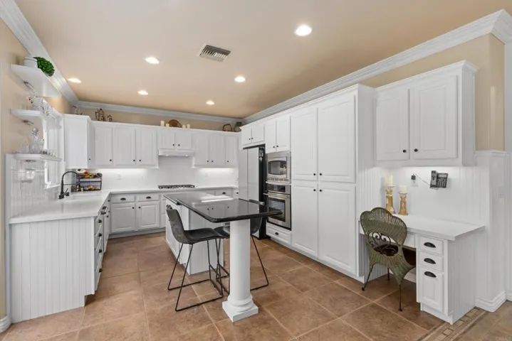 2285 Hillyer Street, Carlsbad, California 92008