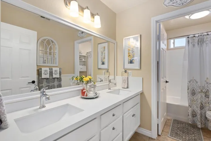 2285 Hillyer Street, Carlsbad, California 92008