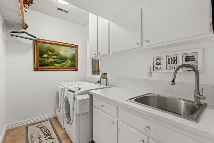 2285 Hillyer Street, Carlsbad, California 92008