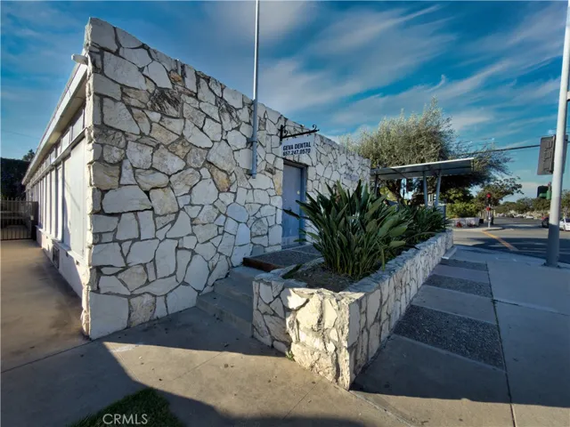 1126 N Flower, Santa Ana, California 92703