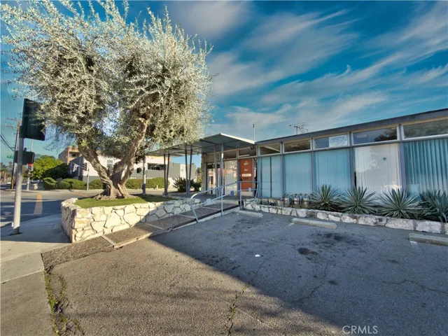 1126 N Flower, Santa Ana, California 92703