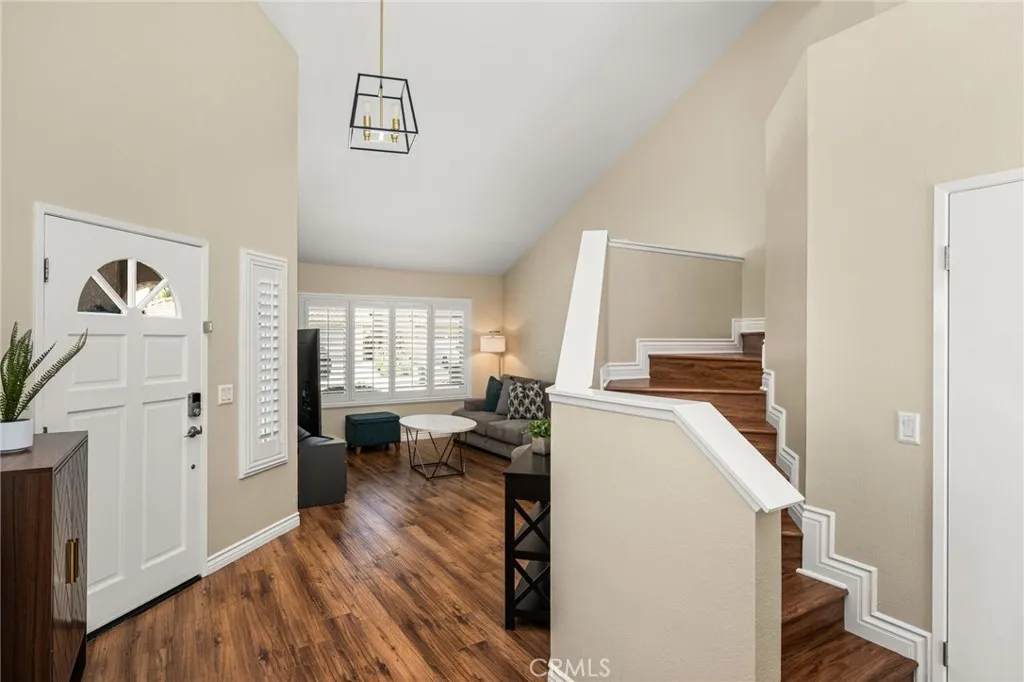 Vaulted Ceiling - Entrance