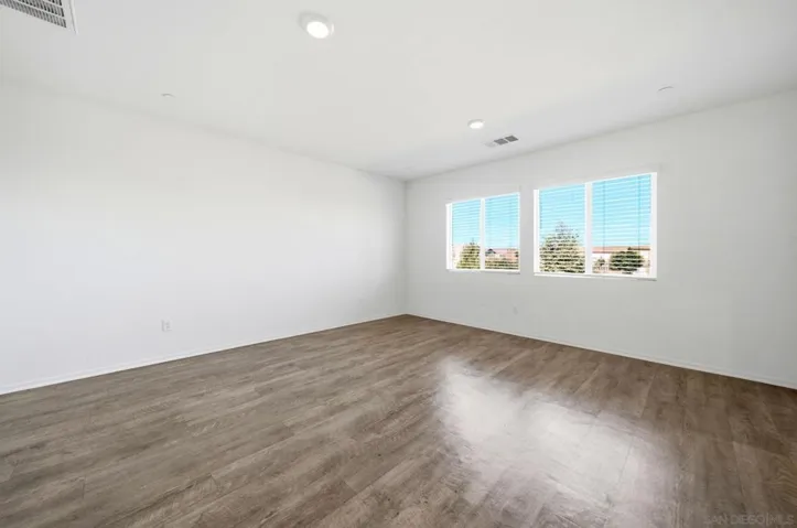 1255 Universal Way, Hemet, California 92543