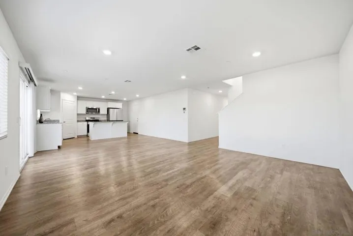 1255 Universal Way, Hemet, California 92543