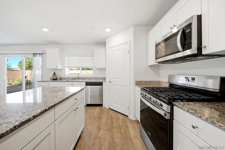1255 Universal Way, Hemet, California 92543