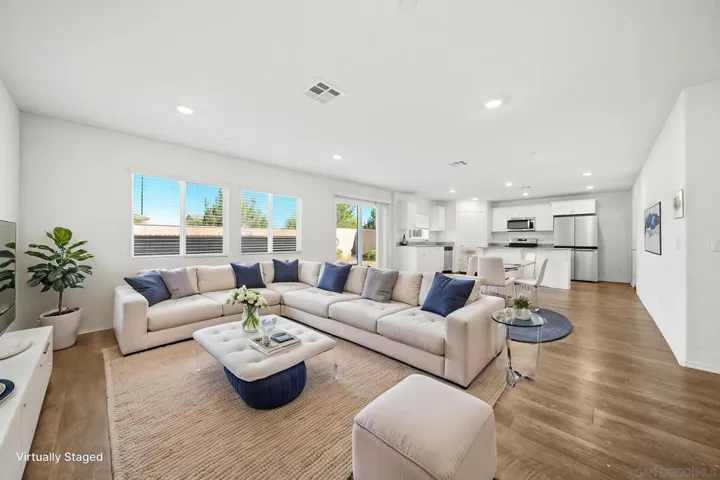 https://zimg.paragon.ice.com/ParagonImages/Property/PA/SDMLS/-528351/4/533/400/3abf7d5f50fb61286adffd3a743f7a79/3/03b062d17a92c76f6d1f518f6025d482/-528351-bfec00de-f1d1-4cbc-b931-2afbf49d8598.JPG