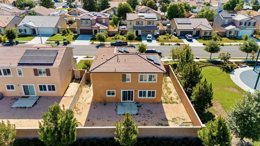 1255 Universal Way, Hemet, California 92543