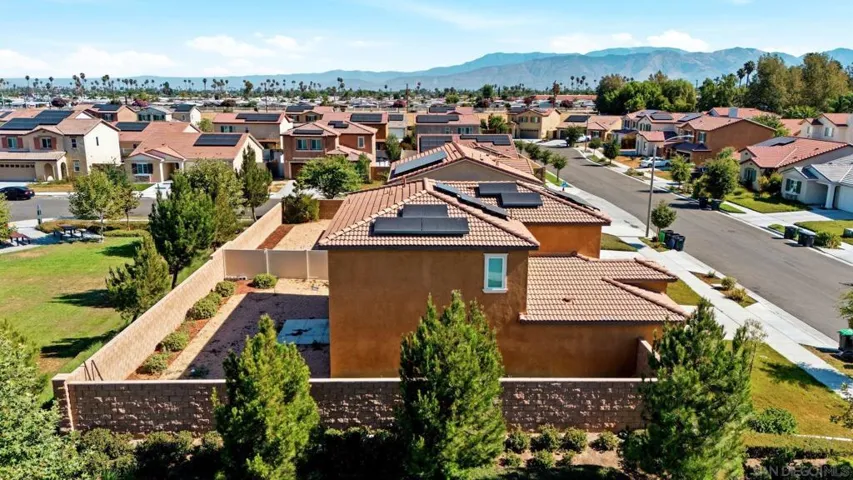 1255 Universal Way, Hemet, California 92543