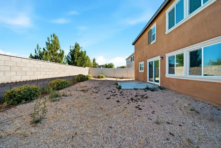 1255 Universal Way, Hemet, California 92543
