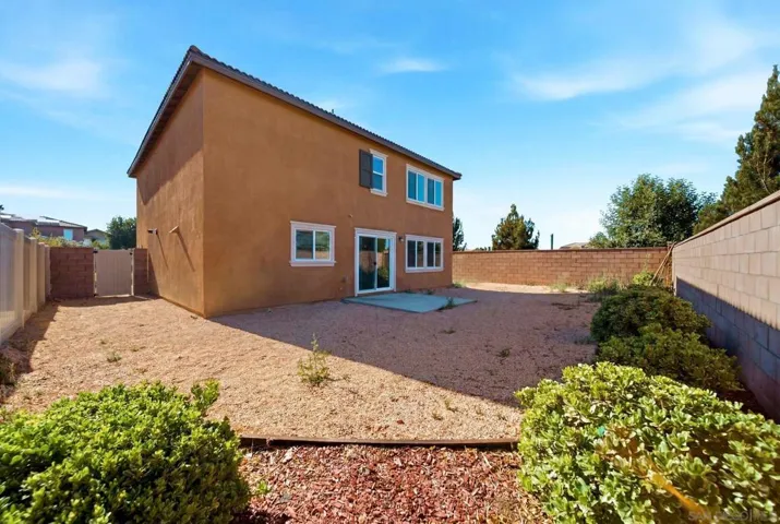 1255 Universal Way, Hemet, California 92543