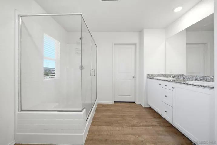 1255 Universal Way, Hemet, California 92543