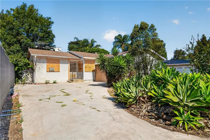 5807 Bevis Avenue, Sherman Oaks, California 91411