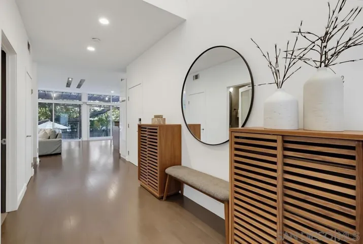 1306 Salisbury Rd, La Canada Flintridge, California 91012