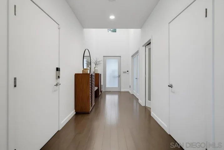 1306 Salisbury Rd, La Canada Flintridge, California 91012