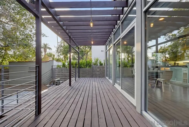 1306 Salisbury Rd, La Canada Flintridge, California 91012