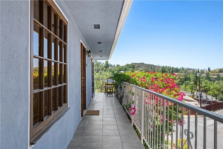 Full length patio