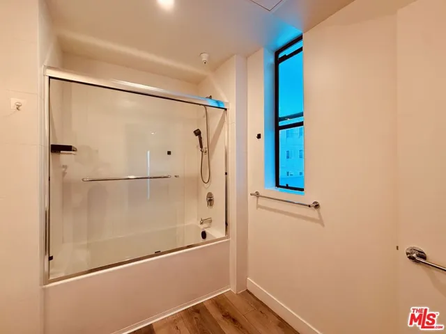 Bathtub