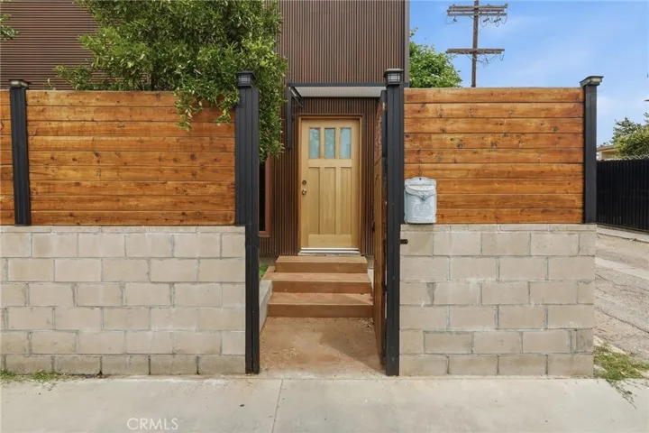 Private entrance to 3rd unit