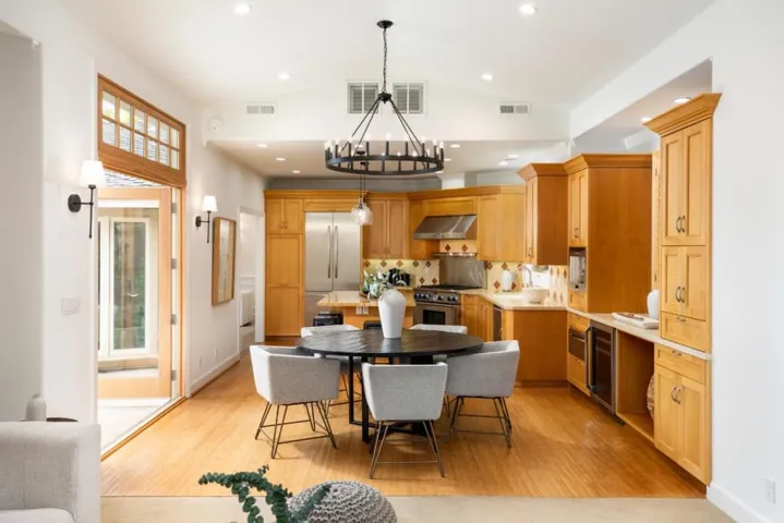 2121 Creeden Way, Mountain View, California 94040