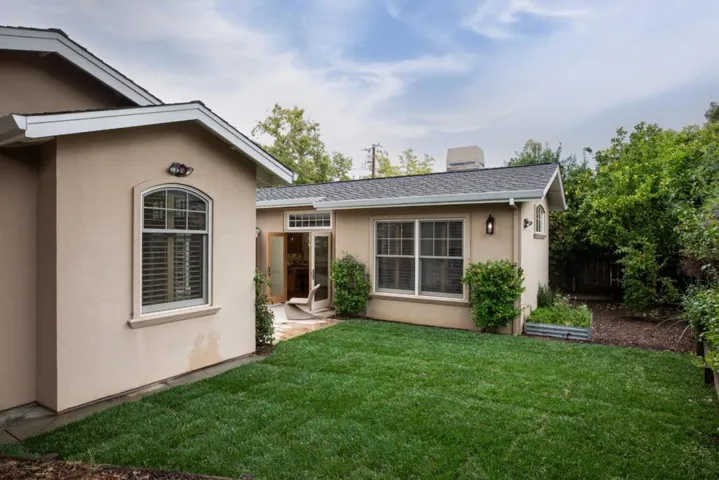 2121 Creeden Way, Mountain View, California 94040