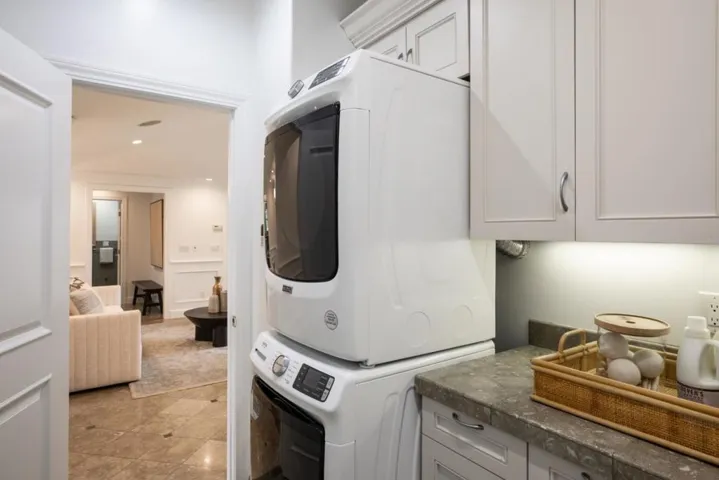 2121 Creeden Way, Mountain View, California 94040