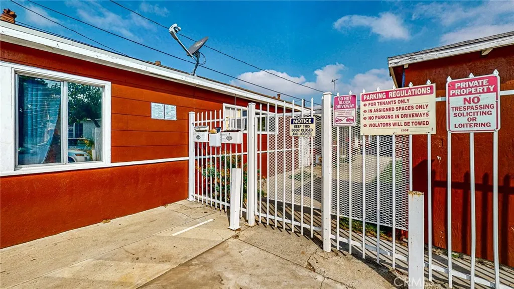 1715 E 65th Street, Los Angeles, California 90001 — photo 4