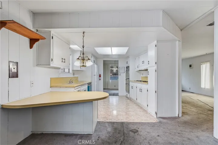 Kitchen Breakfast Bar