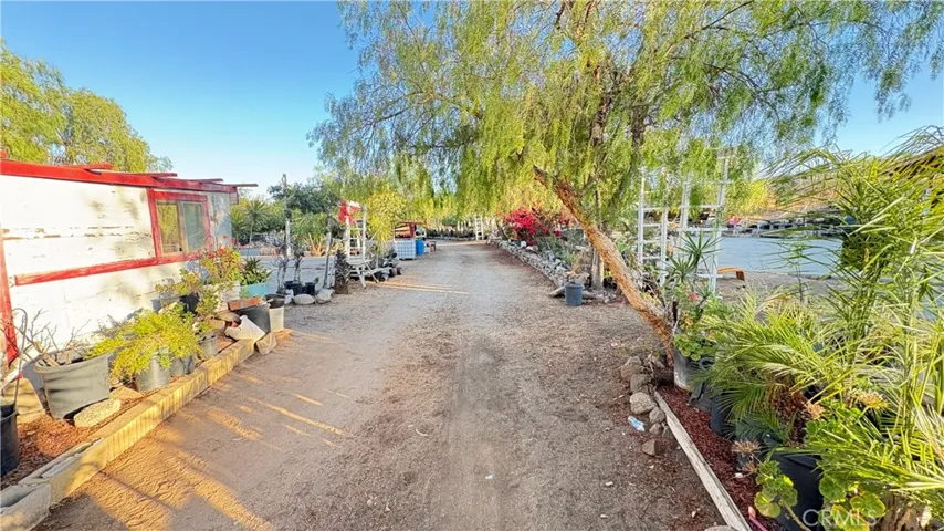 21751 Rogers, Perris, California 92570 — photo 4