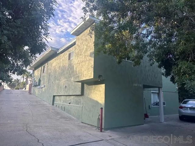 2499 Tuberose St, San Diego, California 92105 — photo 4