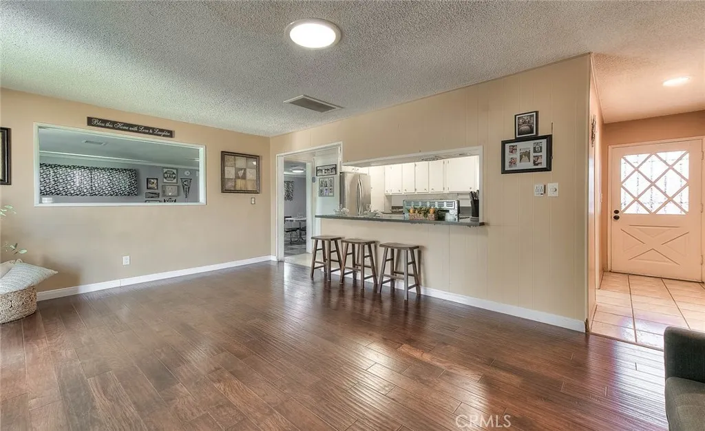 Living room 3