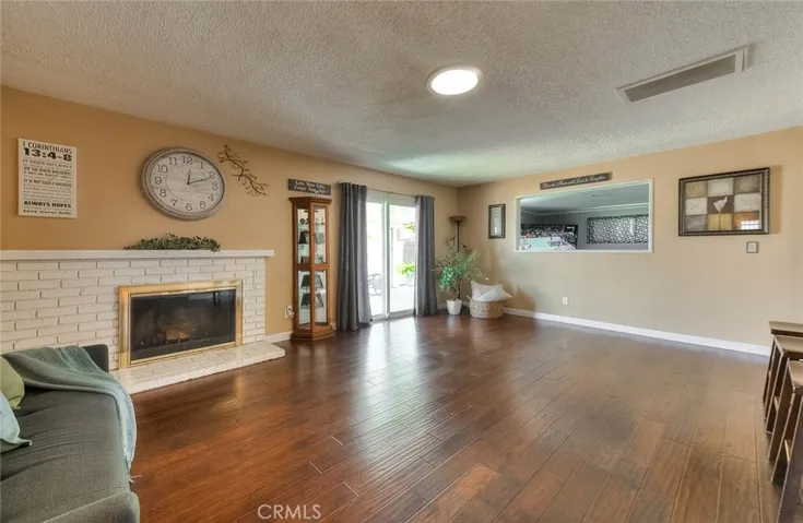 Living room 1