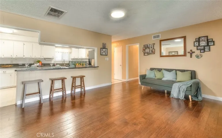 Living room 5