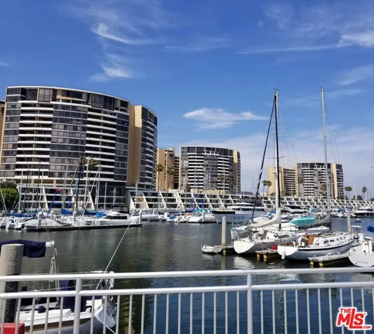 Marina City Club
