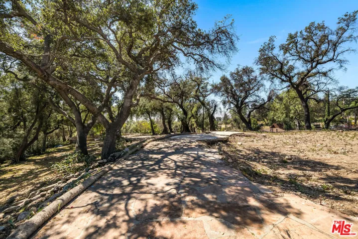 3172 Rubio Canyon Road, Altadena, California 91001