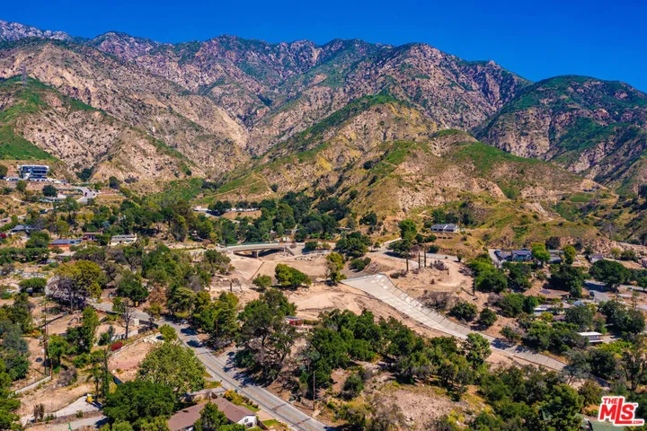 3172 Rubio Canyon Road, Altadena, California 91001