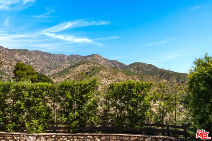 3172 Rubio Canyon Road, Altadena, California 91001