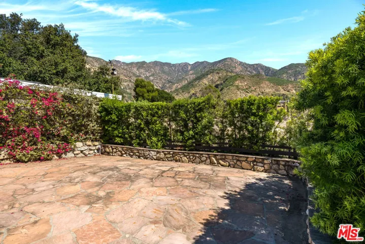 3172 Rubio Canyon Road, Altadena, California 91001