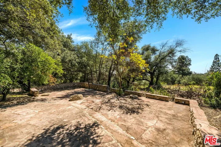 3172 Rubio Canyon Road, Altadena, California 91001