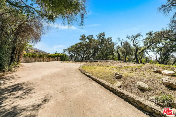 3172 Rubio Canyon Road, Altadena, California 91001
