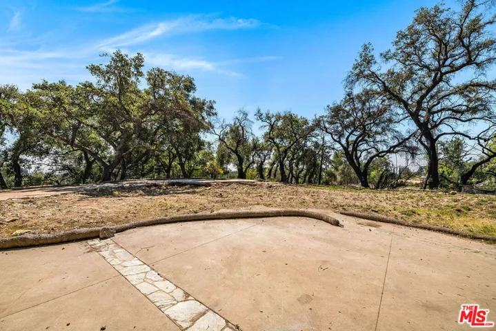 3172 Rubio Canyon Road, Altadena, California 91001